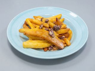 Patatas En Salsa De  Frutos Secos