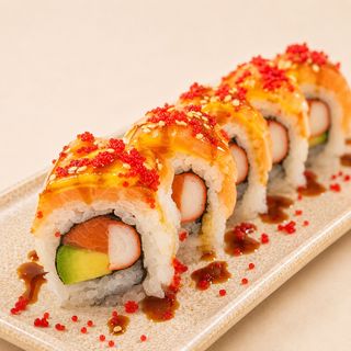 1. California Rolls De Mango, salmón, cangrejo, aguacate