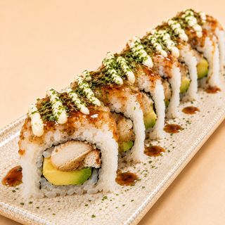 22. Uramaki De Pollo Rebozado Aguacate Y Queso