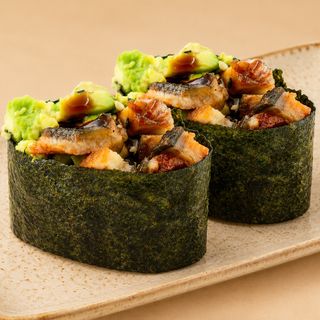 44. Gunkan De Anguila Y Aguacate