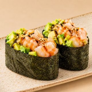 45. Gunkan de gamba Y Aguacate