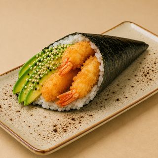 59. Temaki De Gambas Rebozadas Y Aguacate