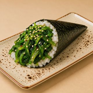 60. Temaki De Wakame Y Aguacate