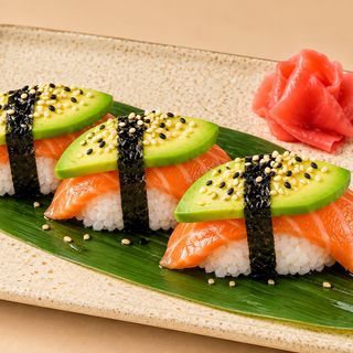 35A. Nigiri De Salmón Y Aguacate