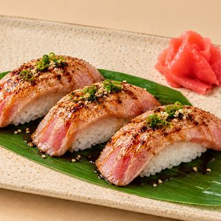 37A. Nigiri de atún flameado