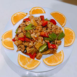 P9. Pollo Con Salsa Gong Bao 