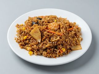 42H. Arroz Frito Especial de la Casa negro con salsa de soja