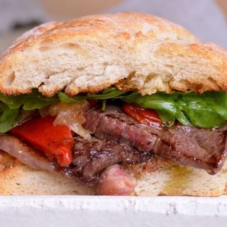 Mollete de pepito de ternera