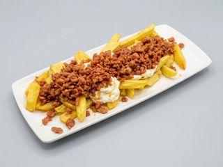 Huevos rotos con chorizo