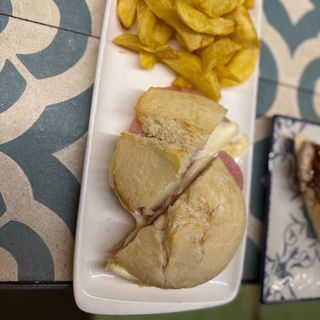 Mollete mixto con trufa 