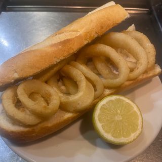 bocadillo de calamares