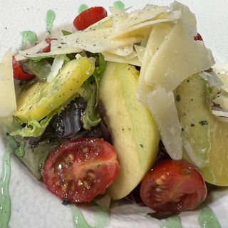 Ensalada Manzana & Parmesano