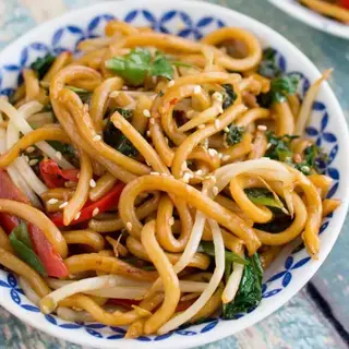 312. Udon Frito Tres Delicias