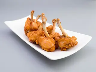 84. Bolas De Pollo Fritas (6 Uds.)