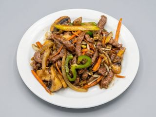 Ternera con verduras variadas