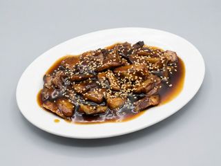 Cerdo chashao(frito y sésamo)