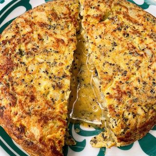 Tortilla de patatas con trufa negra