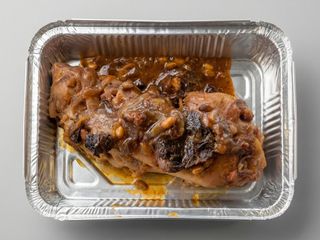 Pies De Cerdo A La Catalana