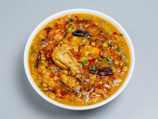 Pollo con Daal (Lenteja)