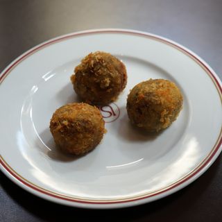 Croquetas de Rabo de Toro y Pecorino Trufado