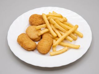 Nuggets con papas