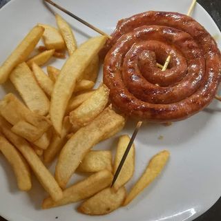 Chistorra Con Papas Fritas