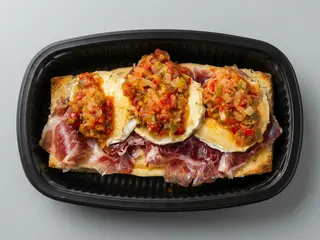 Focaccia con Jamón Ibérico  y Rulo de Cabra