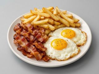 Bacon Con Patatas Fritas y Huevos.