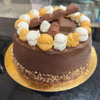 Tarta Kinder Bueno entera