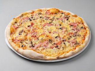 Pizza Reina (Mediana)