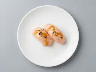 47 Nigiri de salmon tataki