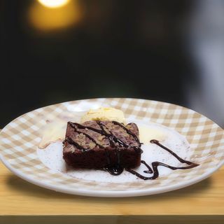 Brownie Con Helado De Vainilla