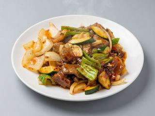 Filete De Cordero Con Salsa Picante Szechuan A La Plancha