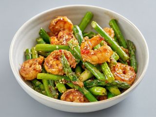 Langostinos Con Espárragos Frescos