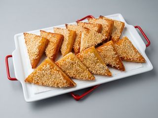 Gambas Trituradas En Tostadas Con Semillas De Sésamo