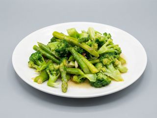 Espárragos Con Brócoli