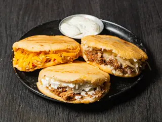 AREPA LA MAKARRA
