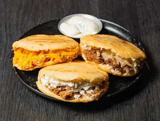 AREPA LA PELUA