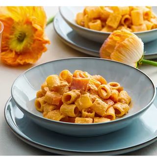 RIGATONI PANNA E SALMONE