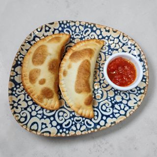 Empanada Al Horno De Queso Y Cebolla