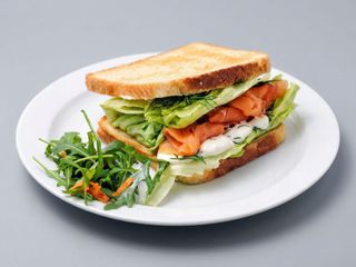 Sándwich De Salmón