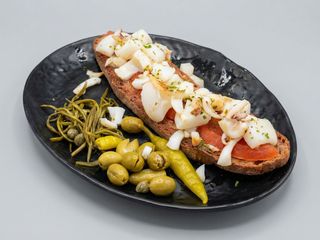 PA AMB OLI ANCHOAS Y ATUN