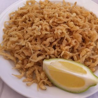 Plato De Chanquetitos Con Huevo