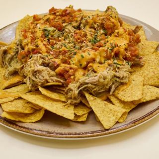 Nachos con carne y pico de gallo