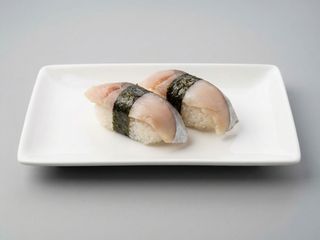 Nigiri de caballa marinado