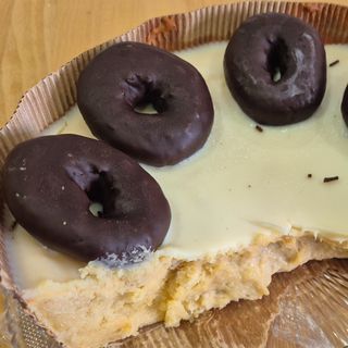 Tarta de queso y donetes