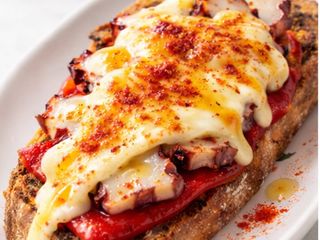 Tosta pulpo con tetilla