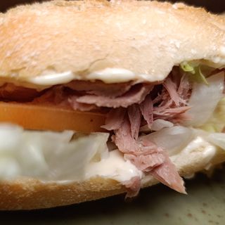 Bocata vegetal d'atún