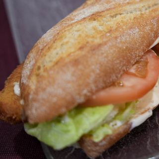 Bocata de pollastre arrebossat