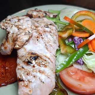 Pit Pollastre Parrilla, Amanida, Verdures